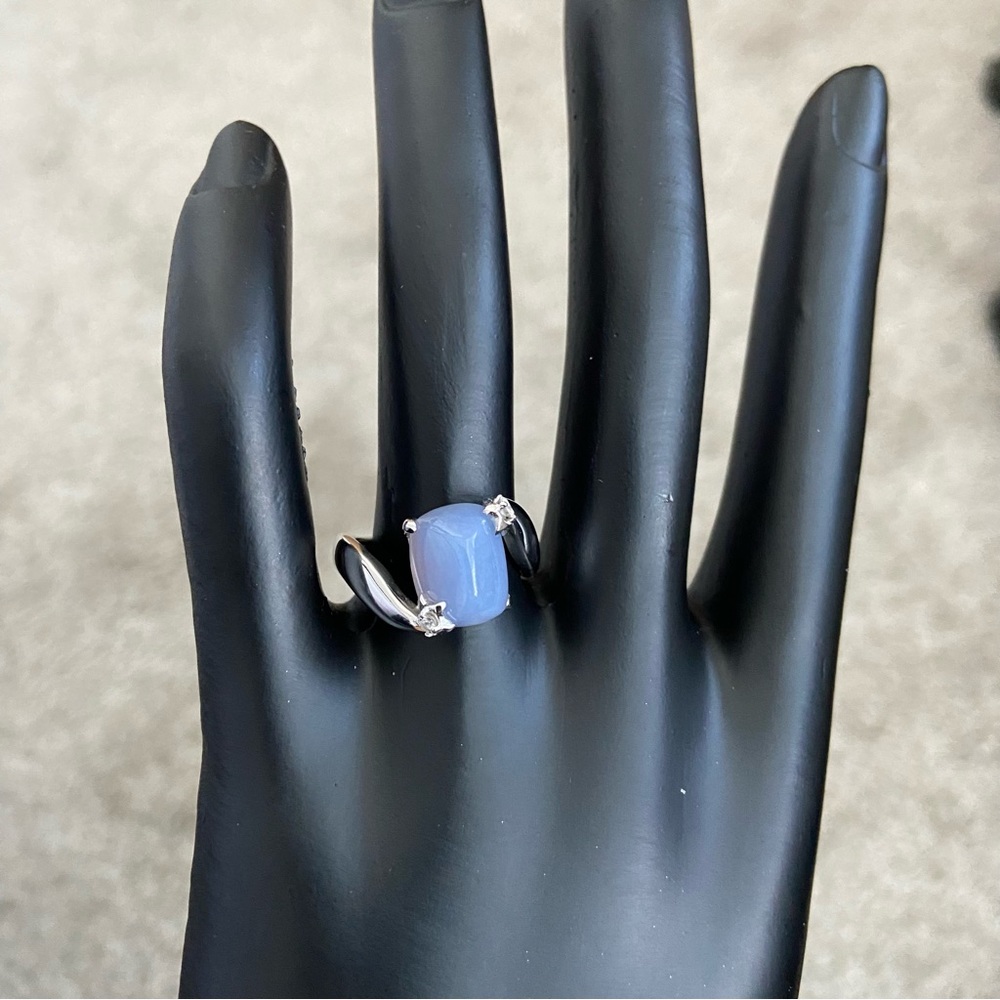 Chanel Fine Jewelry - Chalcedony and Diamond Comet Ring - Picture 4 of 10